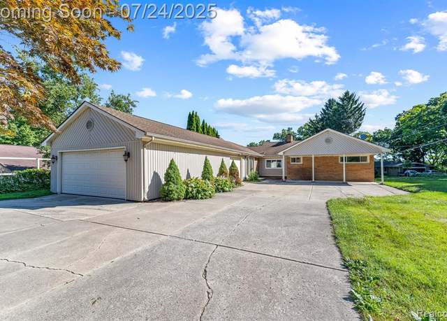 Property at 6440 Andersonville Rd, Waterford, MI 48329 1410, 2 beds, 2.5 baths