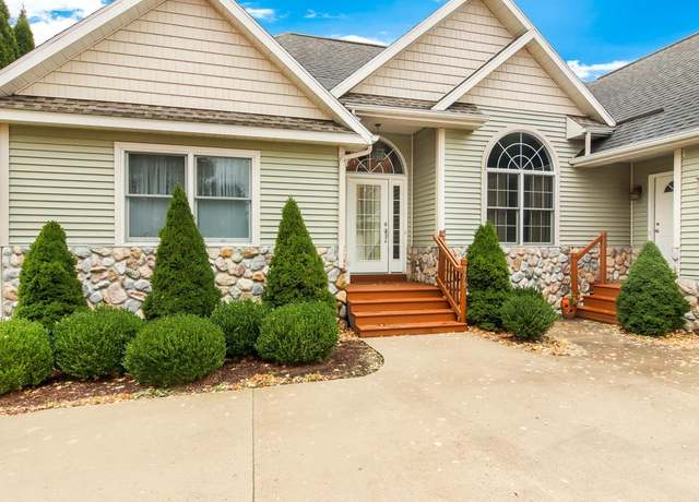 Property at 979 South Ridge Ct, Traverse City, MI 49696, 4 beds, 3 baths