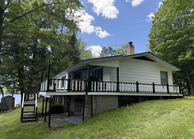 Property at 131 Elvira Dr, Crystal Falls, MI 49920, 2 beds, 1 bath