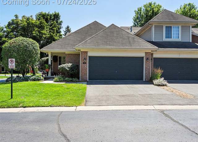 Property at 320 James Cir, Royal Oak, MI 48067 4544, 3 beds, 3 baths