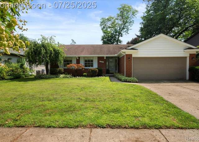 Property at 34933 Wood St, Livonia, MI 48154 2436, 3 beds, 1.5 baths