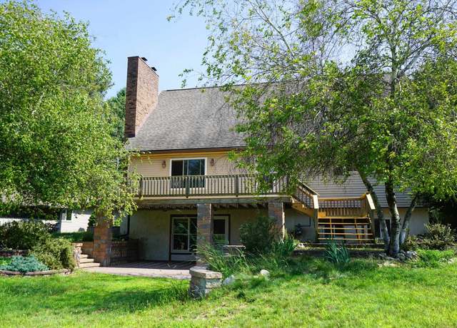 Property at 4270 Holiday Rd, Traverse City, MI 49686, 4 beds, 3 baths