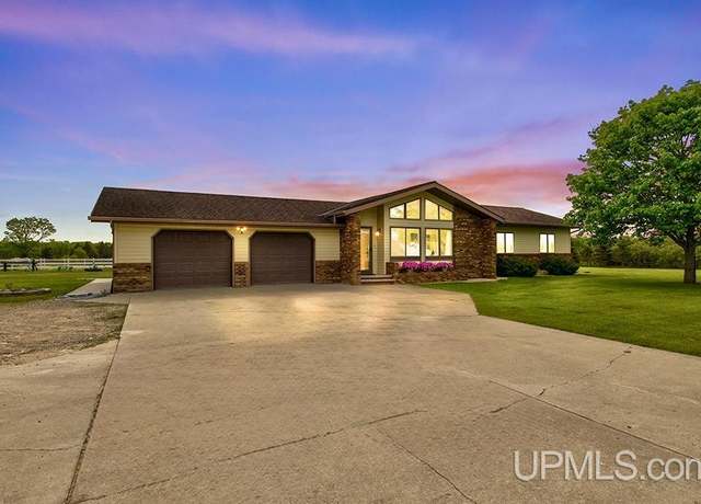 Property at 12104 T Rd, Rapid River, MI 49878, 3 beds, 2.5 baths
