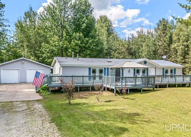 Property at 9991 M35 Hwy, Gladstone, MI 49837, 3 beds, 2 baths