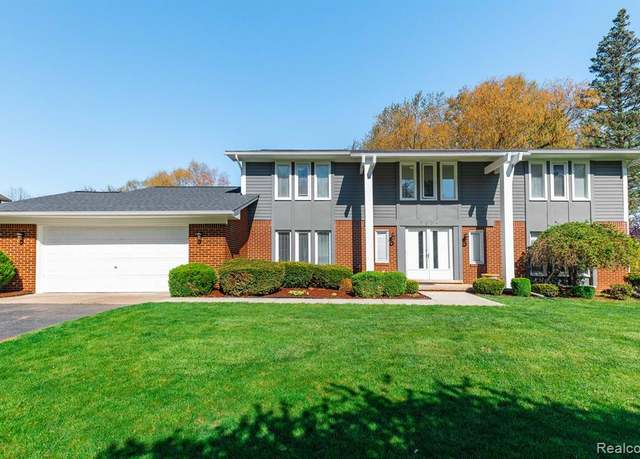 Property at 5634 POWDER HORN Dr, West Bloomfield, MI 48322 1773, 5 beds, 3 baths