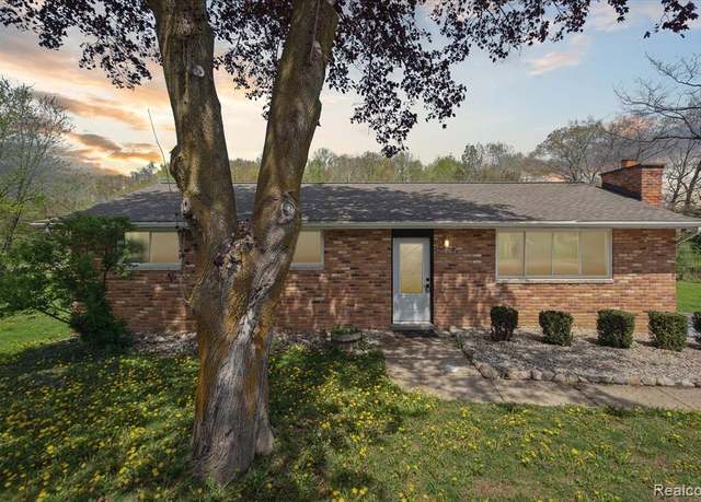 Property at 2024 PORTER Rd, White Lake, MI 48383 2325, 3 beds, 1.5 baths