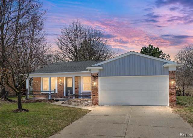 Property at 1234 MEADOWCREST Dr, Waterford, MI 48327 2940, 3 beds, 2 baths