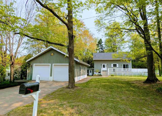Property at 161 Kellogg St, Marquette, MI 49855, 3 beds, 3 baths