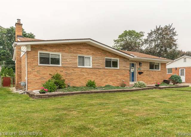 Property at 19634 Donna St, Canton, MI 48152 1504, 3 beds, 2 baths