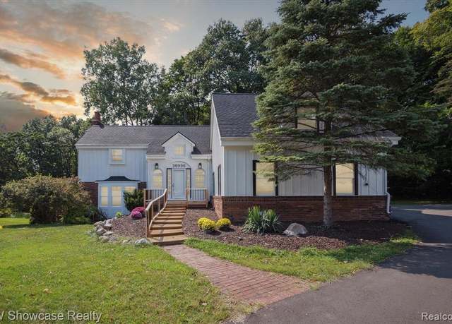 Property at 38996 HOLSWORTH Ct, Farmington Hills, MI 48331 1605, 4 beds, 4.5 baths