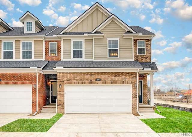 Property at 803 Balmoral Ln, Troy, MI 48085, 3 beds, 2.5 baths