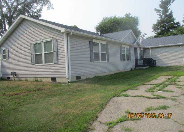 Property at 1103 N Dean St, Bay City, MI 48706, 3 beds, 2.5 baths
