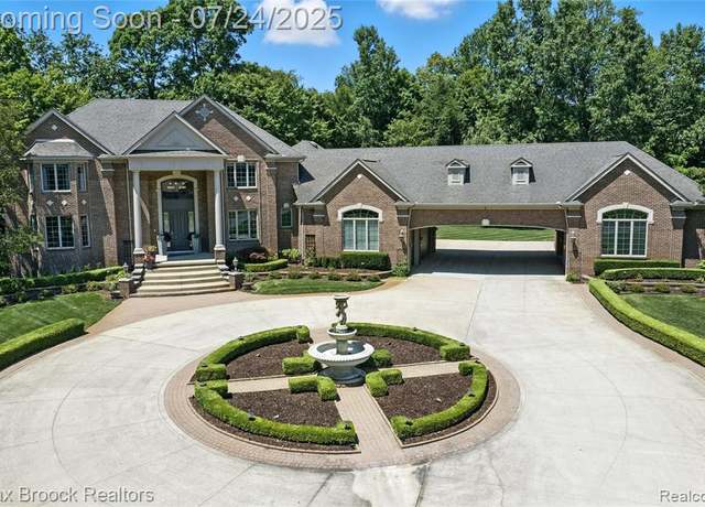 Property at 14859 Timberwoods Ct, Washington, MI 48094 2526, 5 beds, 4.5 baths