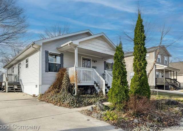 Property at 366 FERRY Ave, Pontiac, MI 48341 3219, 3 beds, 1 bath
