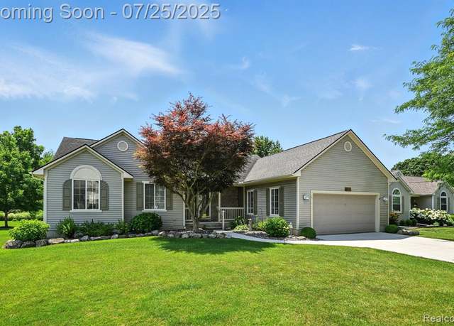 Property at 593 Layman Creek Cir, Grand Blanc, MI 48439 1384, 3 beds, 3 baths