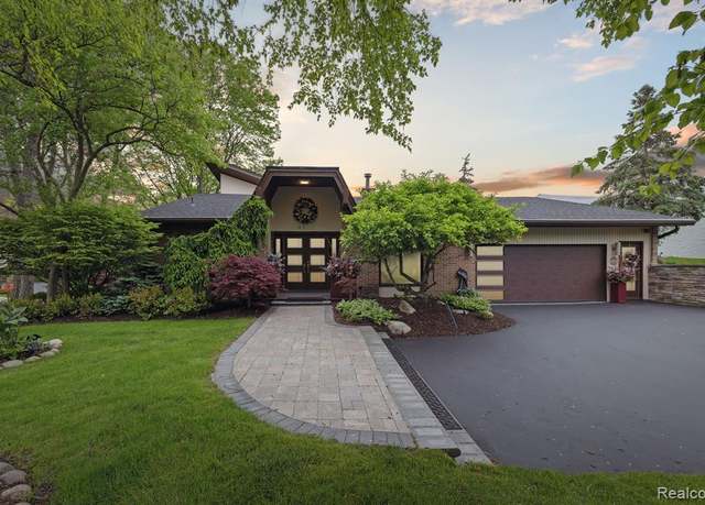 Property at 4749 TARA, West Bloomfield, MI 48323 3646, 4 beds, 3 baths