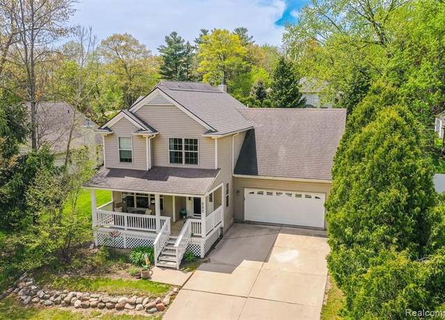 Property at 880 Frank Rd, Lake Orion, MI 48362 1716, 4 beds, 2.5 baths
