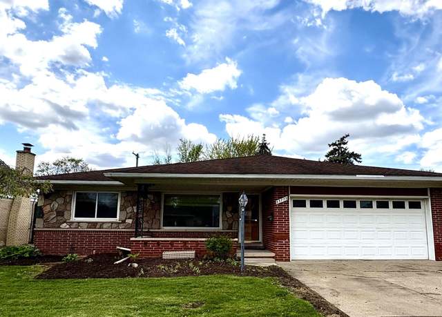 Property at 33773 Somerset Dr, Sterling Heights, MI 48312, 3 beds, 1.5 baths