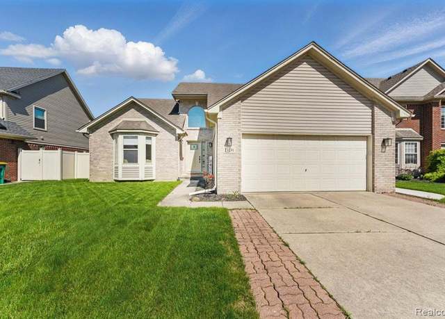 Property at 24231 Wilson Dr, Trenton, MI 48183 2572, 4 beds, 2.5 baths
