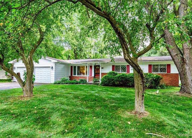 Property at 174 KNOLLWOOD Dr, Pinckney, MI 48169 9804, 3 beds, 2 baths