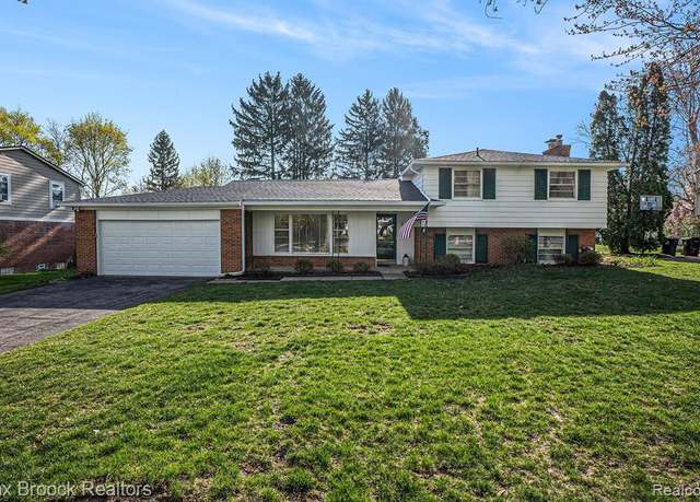 Property at 29008 FARMINGTON Rd, Farmington Hills, MI 48334 2617, 3 beds, 2.5 baths