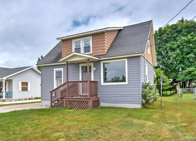 Property at 218 N Second St, Manistique, MI 49854, 3 beds, 1 bath