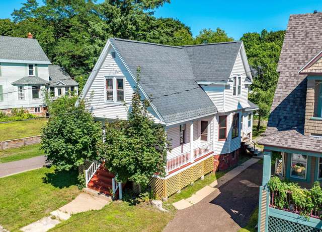 Property at 1115 Summit St, Hancock, MI 49930, 3 beds, 1 bath