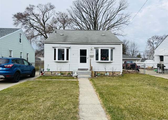 Property at 28381 HILLVIEW St, Roseville, MI 48066 2513, 3 beds, 1 bath