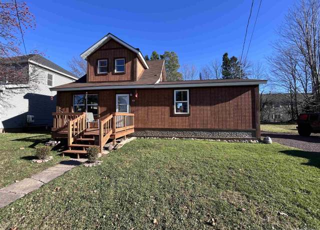 Property at 1024 Douglas Blvd Blvd, Ironwood, MI 49938, 4 beds, 2 baths