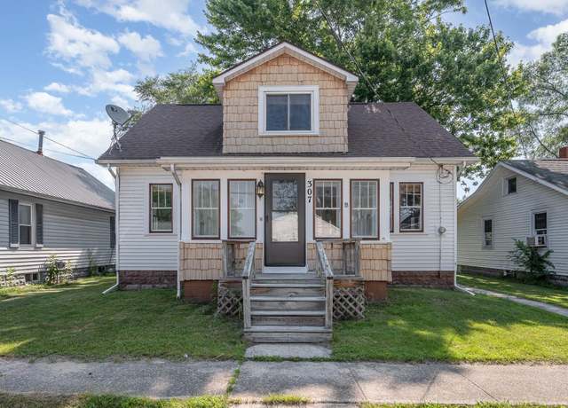 Property at 307 S Jennings St, Pinconning, MI 48650, 4 beds, 2 baths