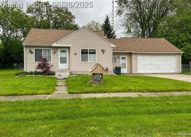 Property at 1401 Martha Ave, Burton, MI 48509 2140, 2 beds, 1 bath