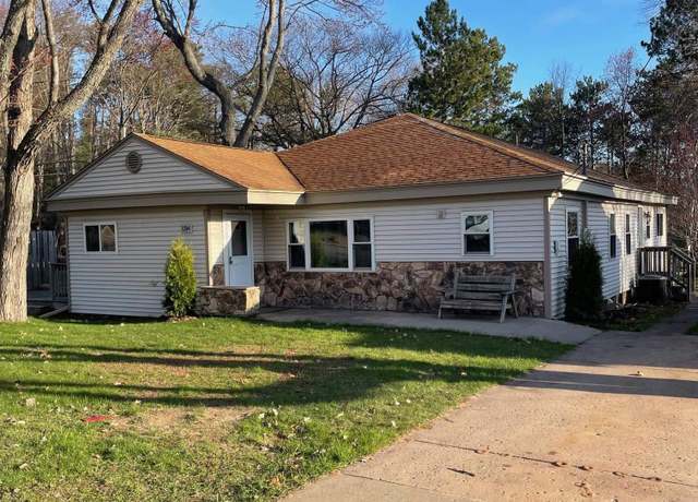 Property at 1314 Waldo St, Marquette, MI 49855, 5 beds, 2 baths