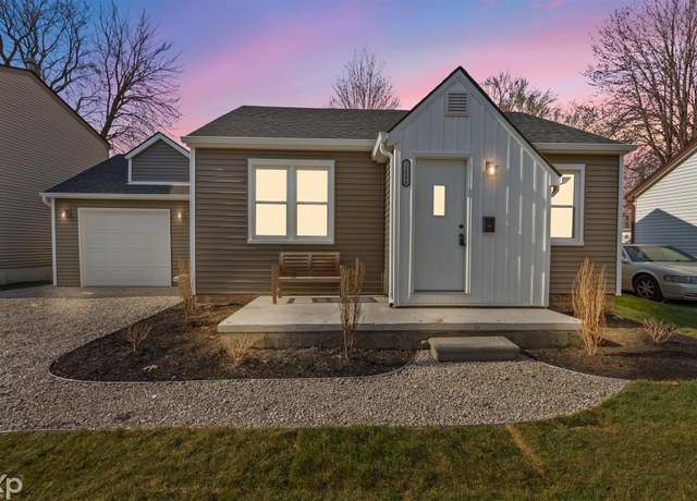 Property at 22006 Pleasant St, Saint Clair Shores, MI 48080, 2 beds, 1 bath