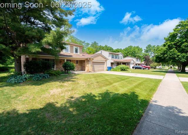 Property at 1122 Meadowcrest Dr, Waterford, MI 48327 2938, 3 beds, 1.5 baths