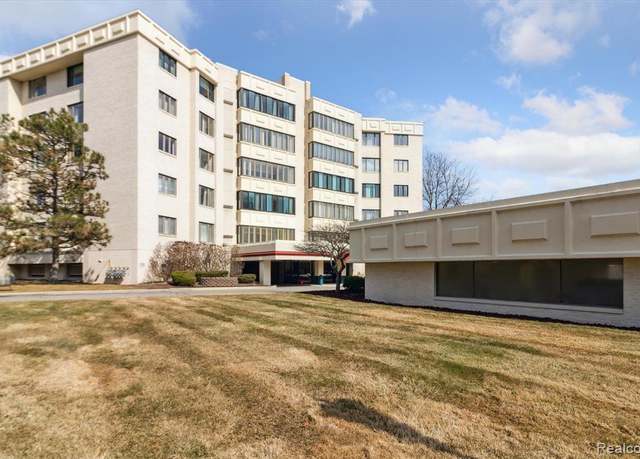 Property at 43100 12 Oaks Crescent Dr #2022, Novi, MI 48377 3430, 2 beds, 2 baths