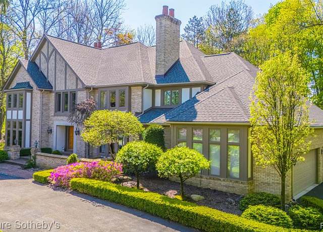 Property at 371 PINE RIDGE Dr, Bloomfield Hills, MI 48304 2140, 4 beds, 3.5 baths