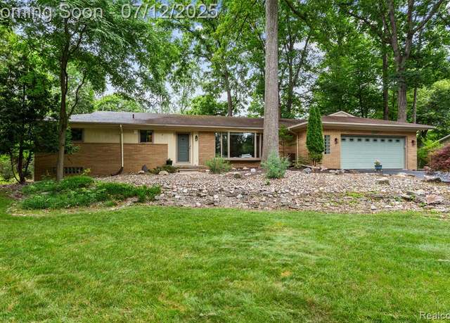 Property at 36357 Paddleford Rd, Farmington Hills, MI 48331 3806, 4 beds, 3 baths