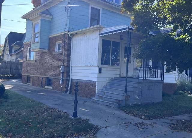 Property at 410 E Fourth St, Flint, MI 48503, 7 beds, 2 baths