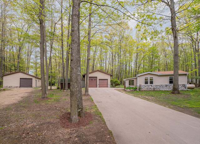 Property at 122 Shady Grove Ln, Roscommon, MI 48653, 3 beds, 2 baths