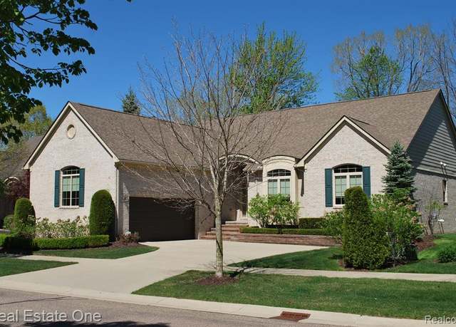 Property at 25364 Sutton Ct, Novi, MI 48374, 2 beds, 2.5 baths