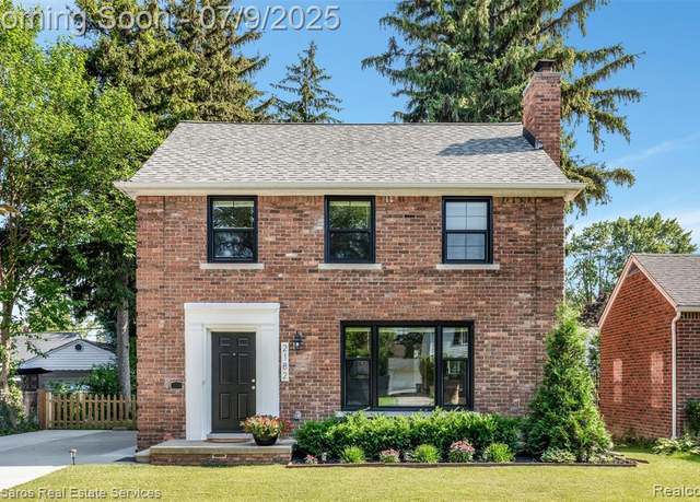 Property at 2182 Hawthorne Rd, Detroit, MI 48236 1434, 3 beds, 1.5 baths