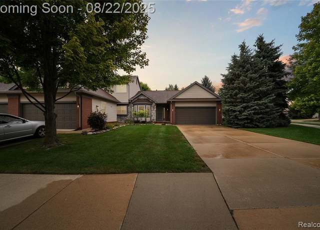 Property at 3090 Brookside Dr, Waterford, MI 48328 2595, 2 beds, 2 baths