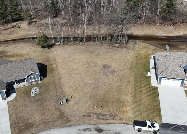 Property at 863 E Shoreline Dr, Hope, MI 48628