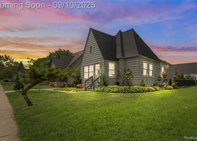 Property at 2746 Homeplace St, Dearborn, MI 48124 4450, 2 beds, 1 bath