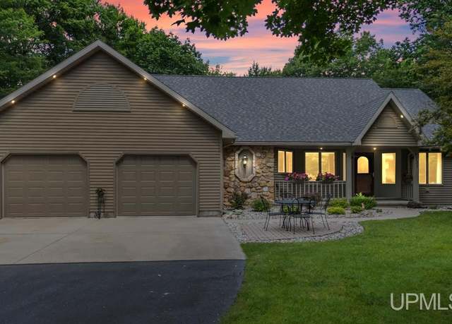 Property at 7731 Summit 19.55 Dr, Gladstone, MI 49837, 3 beds, 3.5 baths