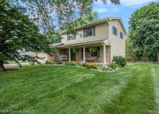 Property at 5555 Old Franklin Rd, Grand Blanc, MI 48439 8627, 4 beds, 1.5 baths