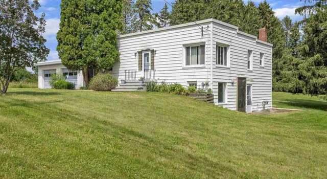 Photo of 6747 Meridian Rd, Laingsburg, MI 48848