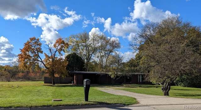 Photo of G4041 BEECHER Rd, Flint, MI 48532 2706