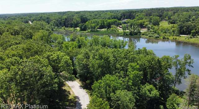 Photo of LOT 1 RIVERWALK Dr, Fenton, MI 48430