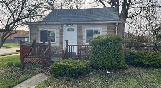 Photo of 28703 MAPLE St, Roseville, MI 48066 2433